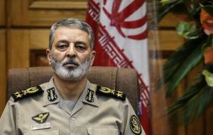 فرمانده ارتش: شتاب بخشیدن به امر پاکسازی اراضی آلوده به مین و تامین امنیت تجارت دریایی بخشی از فعالیت های ارتش خواهد بود