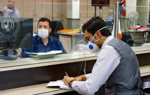 نحوه فعالیت بانکهای دولتی از فردا: شهرهای «قرمز» با حضور ۵۰ درصد کارکنان؛ شهرهای «نارنجی» با دو سوم پرسنل نحوه فعالیت بانکهای دولتی از فردا: شهرهای «قرمز» با حضور ۵۰ درصد کارکنان؛ شهرهای «نارنجی» با دو سوم پرسنل