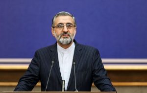 سخنگوی قوه قضاییه: کسانی که در انتشار فایل صوتی ظریف نقش داشتند ممنوع الخروج شده اند/ قریب به ۲۰ نفر احضار شده اند/ بخشی از امور به وزارت اطلاعات و بخشی به اطلاعات سپاه محول شده سخنگوی قوه قضاییه: کسانی که در انتشار فایل صوتی ظریف نقش داشتند ممنوع الخروج شده اند/ قریب به ۲۰ نفر احضار شده اند/ بخشی از امور به وزارت اطلاعات و بخشی به اطلاعات سپاه محول شده