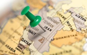 وال استریت ژورنال: آمریکا تحریم ۱۲ فرد و نهاد ایرانی را لغو می‌کند