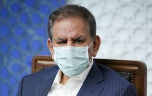 جهانگیری: اتفاقاتی در سال ۱۳۹۷ رخ داد که به بسیاری از آرزو‌های ما برای کشور آسیب وارد کرد/ در جنگ اقتصادی تنها بودیم/ فکر نمی‌کردیم حتی هند نیز از ایران نفت نخرد/ حتی روسیه و برخی کشور‌های همسایه که برای استقلال کشور آن‌ها از خون فرزندان خود گذشتیم نیز چنین اقداماتی انجام دادند/ دولت آینده بی سابقه‌ترین مجموع ذخایر ارزی و طلای کشور را دارد