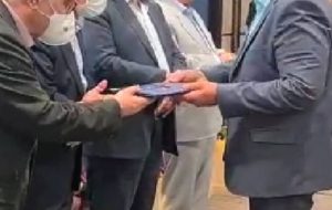 مدیر کل بیمه سلامت استان ایلام بعنوان مدیر کل منتخب کشوری برگزیده شد