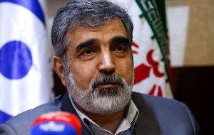 سخنگوی سازمان انرژی اتمی: ایران تعهدی برای دادن دسترسی به مکانهای غیرهستهای ندارد، با این حال تهران به آژانس اجازه داد تا از سه مکان مورد اشاره بازدید و نمونهبرداری کند/ اگر قصد همکاری با آژانس را نداشتیم، میتوانستیم از دادن دسترسی و ارائه اطلاعات خودداری کنیم/ سؤالات آژانس باید مشروع باشد؛ پاسخگویی به سؤالها و ارائه دسترسی نیز تابعی از ملاحظات حقوقی است سخنگوی سازمان انرژی اتمی: ایران تعهدی برای دادن دسترسی به مکانهای غیرهستهای ندارد، با این حال تهران به آژانس اجازه داد تا از سه مکان مورد اشاره بازدید و نمونهبرداری کند/ اگر قصد همکاری با آژانس را نداشتیم، میتوانستیم از دادن دسترسی و ارائه اطلاعات خودداری کنیم/ سؤالات آژانس باید مشروع باشد؛ پاسخگویی به سؤالها و ارائه دسترسی نیز تابعی از ملاحظات حقوقی است