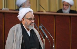نماینده مجلس خبرگان: چرا امتحان الهی، فقط برای ملت ایران است؟/ عراق که از ۱۷ سال گذشته تورم نداشته، امتحان نمی‌شود؟ با مردم مصیبت‌زده با ملاطفت رفتار شود نه با خشونت
