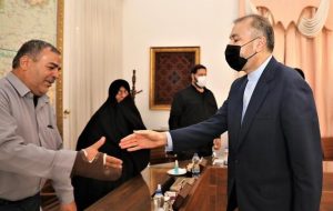 امیرعبداللهیان: قولهایی از طرف عربستان برای آزادی حاجیِ ایرانی دریافت کردهایم/ با عراق و عمان هم صحبت کردیم؛ قرار شد پیگیری کنند امیرعبداللهیان: قولهایی از طرف عربستان برای آزادی حاجیِ ایرانی دریافت کردهایم/ با عراق و عمان هم صحبت کردیم؛ قرار شد پیگیری کنند
