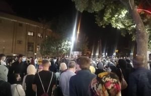 وزارت کشور: با برگزاری تجمعات خیابانی موافق نیستیم/ سوء استفاده معاندان از هر گونه تجمع در شرایط فعلی قطعی است/ در کنار مباشران و عاملان میدانی، طراحان و محرکان این وضعیت نیز باید تحت تعقیب قرار بگیرند/ حتی در زمان جنگ نیز وسائل عمومی از حمله مصون هستند؛ هدایت حملات به این تجهیزات، به آستانه جنایت و جرم جنگی نیز می‌تواند برسد/ مقابله با اقدامات آسیب رسان، با رعایت ضوابط قانونی و شرعی دنبال خواهد شد