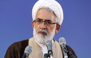 دادستان کل کشور: باید آن زمان که هنوز کسب و کار مردم در فضای مجازی نبود، دوراندیشی می‌کردیم/ در واتساپ و اینستاگرام شاهد برگزاری کلاس‌هایی برای جنایت، بی‌عفتی و هرزگی هستیم/ وکیل خانواده امینی حرف‌های بدون مدرک مطرح می‌کند/ اینکه در جریان‌های این روزها، جوانان ۱۶ ساله حضور دارند، به دلیل فضای مجازی است؛ آن‌ها نمی‌دانند در پشت پرده‌ها چه چیز‌هایی نهفته است