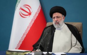 رئیسی: هیچ دستگاهی حق ندارد مشابه کالای استاندارد داخلی را وارد کند/ رهبری توصیه می‌کنند و من طلبه و شمای نخبه باید چشم بگوییم