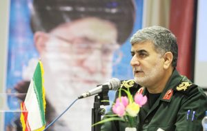 فرمانده سپاه امیرالمومنین (ع) تاکید کرد: نگاه به اعتراضات صنفی تا زمانی که از خط قرمزهای نظام عدول و عبور نشود، امنیتی نیست فرمانده سپاه امیرالمومنین (ع) تاکید کرد: نگاه به اعتراضات صنفی تا زمانی که از خط قرمزهای نظام عدول و عبور نشود، امنیتی نیست