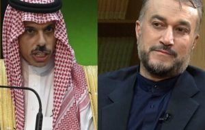 الجزیره از قول یک مقام وزارت خارجه: دیدار امیرعبداللهیان و وزیر خارجه عربستان دوستانه بود/ در گفتوگو با عربستان پیشرفتهایی را محقق کردیم؛ درهایمان برای ازسرگیری روابط باز است الجزیره از قول یک مقام وزارت خارجه: دیدار امیرعبداللهیان و وزیر خارجه عربستان دوستانه بود/ در گفتوگو با عربستان پیشرفتهایی را محقق کردیم؛ درهایمان برای ازسرگیری روابط باز است