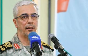 سرلشکر باقری: در ۱۱۵ روز گذشته دشمنان تمام امکانات خود را بسیج کردند؛ امید بسته بودند که ملت ایران به خیابان بیایند و علیه ملت، دین، رهبر و پرچمشان آشوب کند اما نیامدند/ جمعیتی که به خیابان‌ها آمدند حدود سه دهم درصد جمعیت کشور بود/ برخی جوانان ما فریب خوردند که نشان می‌دهد شاید دچار آسیب و کاستی‌هایی هستیم/ کشور در شاخص‌های اقتصادی روند خوبی دارد