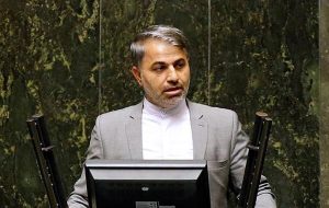 عضو کمیسیون انرژی مجلس: اگر به مردم می‌گفتیم بابت گران نشدن بنزین، چقدر هزینه می‌دهند، خودشان می‌گفتند قیمت را زیاد کنید