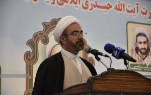 امام جمعه ایلام تاکید کرد: جایگاه مجاهدت دینی از جهاد نظامی بالاتر است