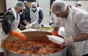 مدیرکل کمیته امداد ایلام خبر داد: ۸۰ آشپزخانه غذا برای اطعام نیازمندان ایلام در ماه رمضان مهیا شد