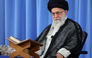 رهبر انقلاب: هدف از بعضی تلاوتها آوازخوانی است؛ بیشتر به دنبال به رخ کشیدن لحن‌ها و شیوه‌های تلاوت بر شنوندگان خود از طریق بکارگیری موسیقی زیبا و فعال هستند؛ این تلاوت، تلاوتِ مطلوب نیست