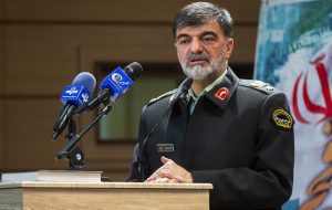 فرمانده فراجا تاکید کرد: مردم ایلام در دوران هشت سال دفاع مقدس، خود رزمنده و پذیرای رزمندگان اسلام بودند فرمانده فراجا تاکید کرد: مردم ایلام در دوران هشت سال دفاع مقدس، خود رزمنده و پذیرای رزمندگان اسلام بودند