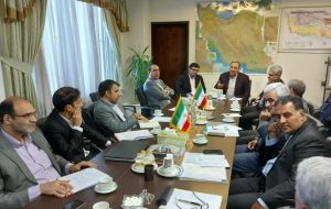 استاندار ایلام تاکید کرد: از سرگیری عملیات اجرایی پتروشیمی دهلران از مطالبات اصلی مردم منطقه و استان است
