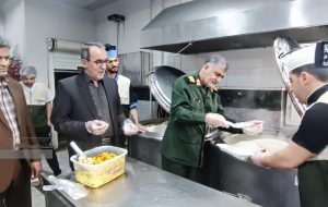 فرمانده سپاه از توزیع ۶۷ هزار پرس غذای گرم در بین نیازمندان ایلامی در ماه رمضان خبر داد فرمانده سپاه از توزیع ۶۷ هزار پرس غذای گرم در بین نیازمندان ایلامی در ماه رمضان خبر داد