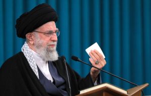 رهبر انقلاب: دلم برای رئیسی سوخت؛ حاضر نبودند یک کلام از او تمجید کنند/ رئیسی مظهر شعارهای انقلاب بود رهبر انقلاب: دلم برای رئیسی سوخت؛ حاضر نبودند یک کلام از او تمجید کنند/ رئیسی مظهر شعارهای انقلاب بود