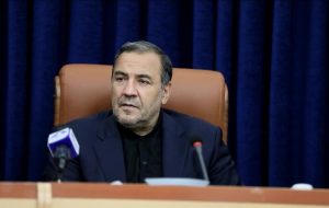 استاندار ایلام خبر داد: مجوز فعالیت بازارچه مرزی مهران اخذ شد استاندار ایلام خبر داد: مجوز فعالیت بازارچه مرزی مهران اخذ شد