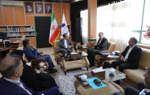 استاندار ایلام در دیدار مدیرعامل شرکت نفت و گاز غرب: انتقال حساب شرکت‌ها فعال به بانک‌های استان از مطالبات مهم مردم استان ایلام است