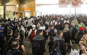 فرماندار مهران تاکید کرد:  کندی تردد زائران در مرز مهران بعلت بازرسی از سوی عراق است