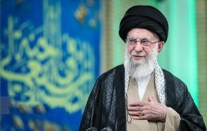 حضرت آیت الله خامنهای: کارگر سرمایه اصلی برای تحقق شعار سرمایهگذاری برای تولید است حضرت آیت الله خامنهای: کارگر سرمایه اصلی برای تحقق شعار سرمایهگذاری برای تولید است