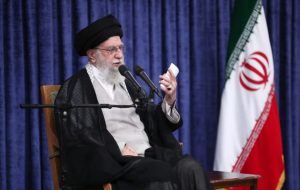 رهبر انقلاب: ملت با جهتگیریهای گوناگون سیاسی و وزن متفاوت مذهبی پای ایران ایستاد رهبر انقلاب: ملت با جهتگیریهای گوناگون سیاسی و وزن متفاوت مذهبی پای ایران ایستاد