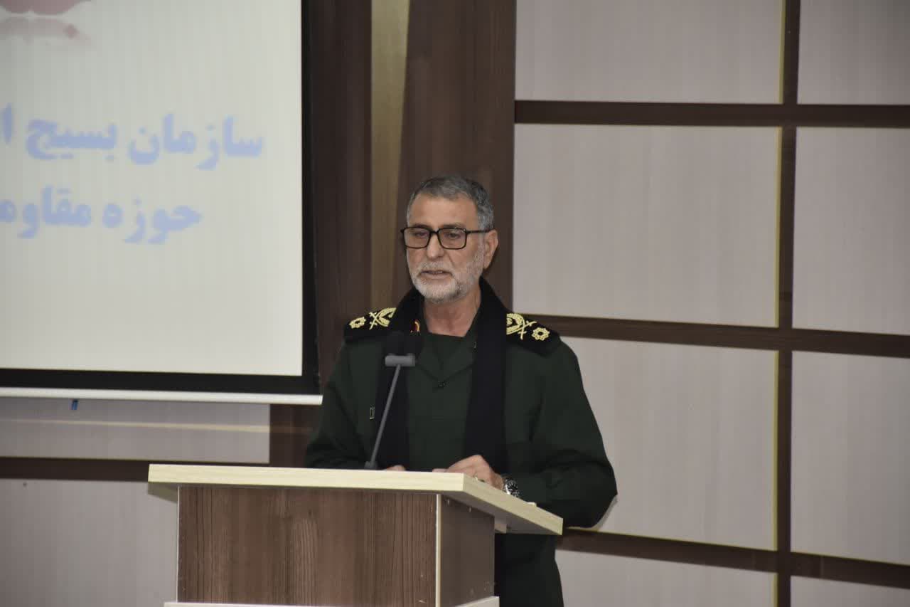ملت ایران ایستاد. حتی آنان که سال‌ها از کشور دور بودند، از نظام دفاع کردند