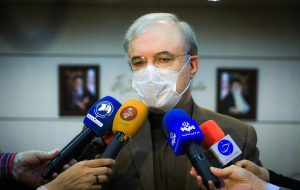 وزیر بهداشت: ویروس کرونا از طریق هوا منتقل نمی‌شود