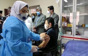 وزارت بهداشت: تزریق ماهانه ۲۰ میلیون واکسن کرونا در کشور از تیرماه