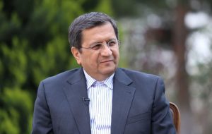 توضیحات همتی درباره فرایند پرداخت وام ودیعه مسکن: افراد می توانند به جای پرداخت ماهانه سود وام و پرداخت اصل آن درپایان سال، این وام را با اقساط ۳۰ ماهه و نرخ ۱۲ درصد دریافت کنند توضیحات همتی درباره فرایند پرداخت وام ودیعه مسکن: افراد می توانند به جای پرداخت ماهانه سود وام و پرداخت اصل آن درپایان سال، این وام را با اقساط ۳۰ ماهه و نرخ ۱۲ درصد دریافت کنند