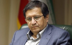 همتی: تأمین کسری بودجه با فروش سهام و انتشار اوراق بدهی مهار تورم کمک می‌کند