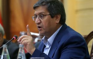 همتی: فعالان سیاسی رقابت‌های جناحی خود را به تلاش‌های بانک مرکزی برای تقویت ارزش پول ملی وصل نکنند/ براساس خوش آمد افراد و گروه‌های سیاسی تصمیم نمی‌گیرم