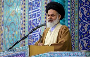 خطیب جمعه قم: امام فرمودند اگر آمریکا توبه کنند و دست از شرارت بردارند، ممکن است شرایط به گونه دیگری رقم بخورد