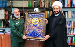 جانشین فرمانده کل سپاه: ما در دفاع مقدس ناو یک میلیارد دلاری آمریکا در خلیجفارس را زدیم؛ آنها هیچ غلطی نتوانستند بکنند جانشین فرمانده کل سپاه: ما در دفاع مقدس ناو یک میلیارد دلاری آمریکا در خلیجفارس را زدیم؛ آنها هیچ غلطی نتوانستند بکنند