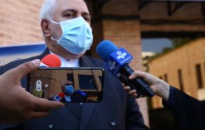 ظریف: تبادل دو جاسوس بازداشتی با آمریکا کذب محض است/ ما پیشنهاد مبادله جامع زندانیان طرفین را دادیم ظریف: تبادل دو جاسوس بازداشتی با آمریکا کذب محض است/ ما پیشنهاد مبادله جامع زندانیان طرفین را دادیم