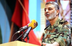 فرمانده کل ارتش: تهدیدها جدی است/ نیرو‌ها تفکر شب حمله‌ای داشته باشند و بازی جنگ را دائما تمرین کنند