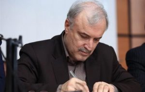 نامه نمکی به رئیس جمهور: دستور وزارت صنعت برای بازگشایی کسب و کار‌ها با مسئولیت ستاد ملی مبارزه با کرونا مغایرت دارد/ این گونه رفتار‌های آتش به اختیار، بدون تایید، دامن نظام سلامت و اقتصاد کشور را می‌گیرد