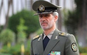 وزیر دفاع: شرایط منطقه مشکوک و پیچیده است/ سعودی‌ها کورکورانه در کنار آمریکایی‌ها قرار گرفته‌اند؛ حتی منافع خودشان را هم لحاظ نمی‌کنند