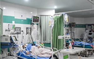کمیته علمی ستاد مقابله با کرونا: وضعیت سفید شهرها پایدار نیست/ مردم از رستوران تا پمپ بنزین در خطر ابتلا هستند